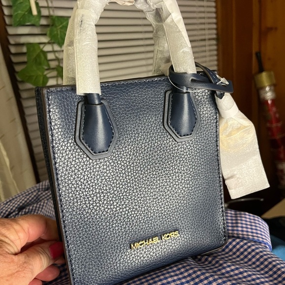New Micheal Kors Mercer Extra-Small Logo and Leather Crossbody Bag - Picture 1 of 10